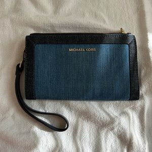 Michael Kors wristlet